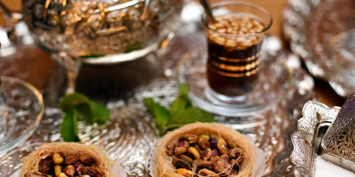 Vodní dýmka i s čajem či baklavou nebo pizza kornoutem pro 2 nebo 4 osoby