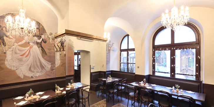 Cokoli z jídelního a nápojového lístku restaurace na Starém Městě: typická česká i ruská kuchyně