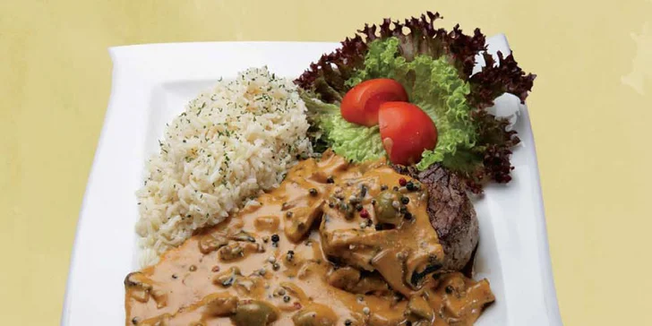 Cokoli z jídelního a nápojového lístku restaurace na Starém Městě: typická česká i ruská kuchyně
