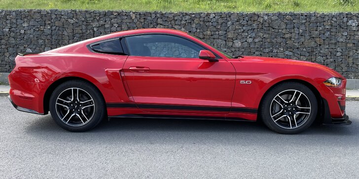 Zapůjčení Fordu Mustang GT Shelby paket na 6, 12 či 24 hodin