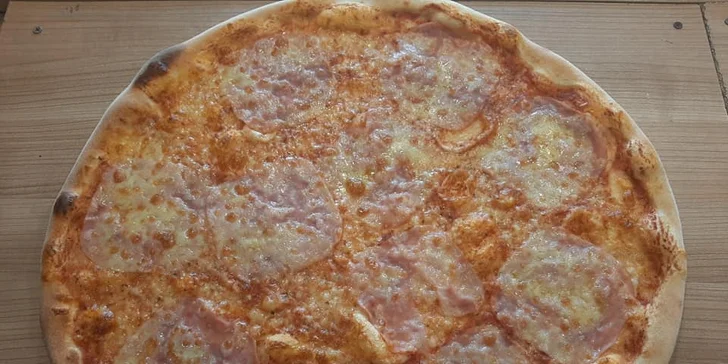 Odneste si křupavé potěšení: pizza dle výběru o průměru 32 cm vč. krabice