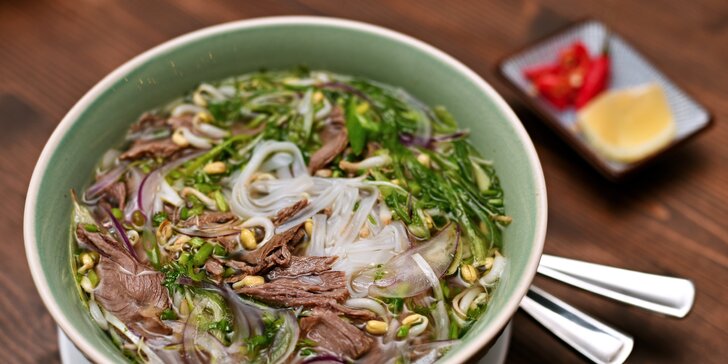 Pochutnejte si na asijské kuchyni: kombinace předkrmů i hlavní jídlo