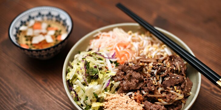 Pochutnejte si na asijské kuchyni: kombinace předkrmů i hlavní jídlo