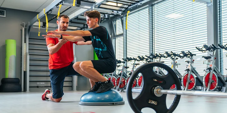 Moderní sportovní H centrum: vstup do posilovny, na tenis či badminton