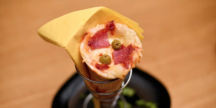 Originální pizza kornout i s orientálním čajem pro 1 či 2 osoby