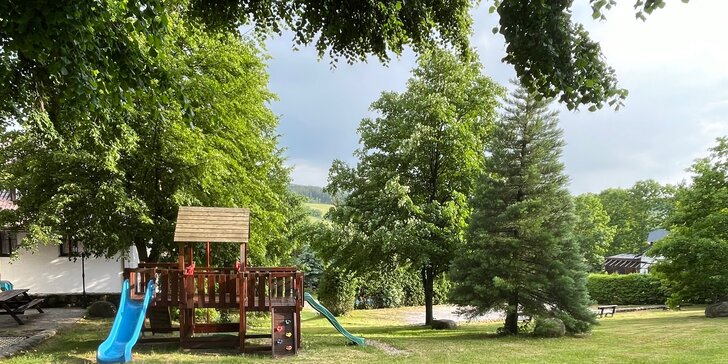 Dovolená na chatě v Krkonoších: polopenze, bazén a až 2 děti zdarma