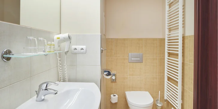 Pobyt v moderním 4* hotelu Pyramida v blízkosti Pražského hradu se snídaní a bazénem