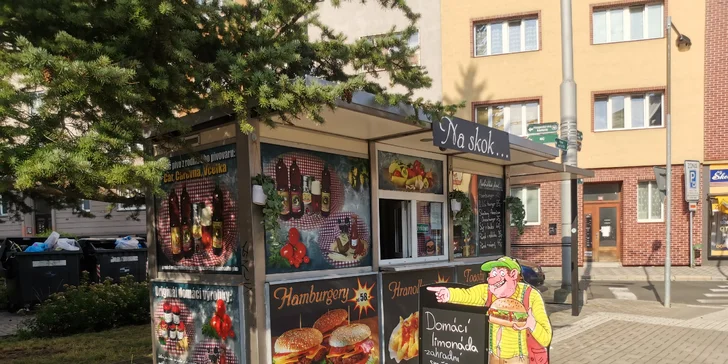 Hranolky nebo hovězí burger a domácí limonáda na odnos s sebou