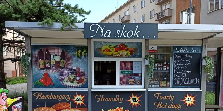 Hranolky nebo hovězí burger a domácí limonáda na odnos s sebou