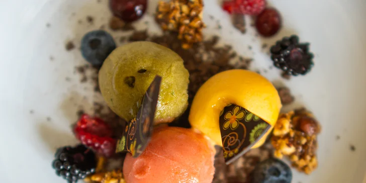 Zámecké pětichodové menu s rybou a králíkem i relaxace ve wellness pro 2 osoby