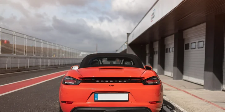 Zkroťte Lamborghini, Porsche nebo Mustanga na velkém okruhu v Mostě i Brně: až 5 kol jako řidič či spolujezdec