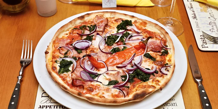 Itálie na Staroměstském náměstí: libovolná pizza nebo těstoviny pro 1 nebo 2 osoby