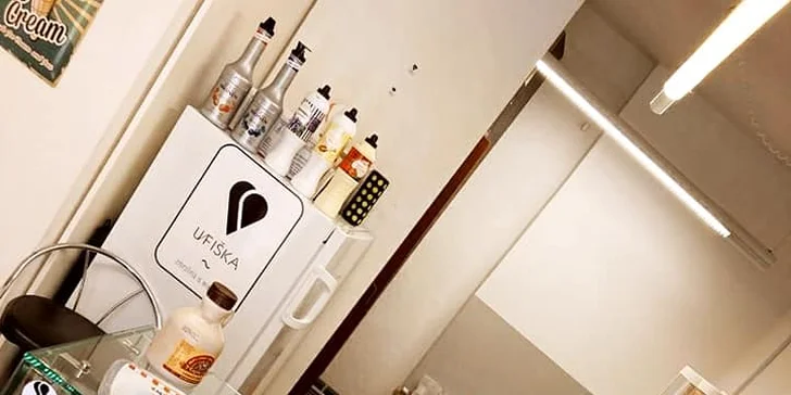 Bubble waffle se zmrzlinou a ovocem a k tomu káva pro 1 i 2 osoby