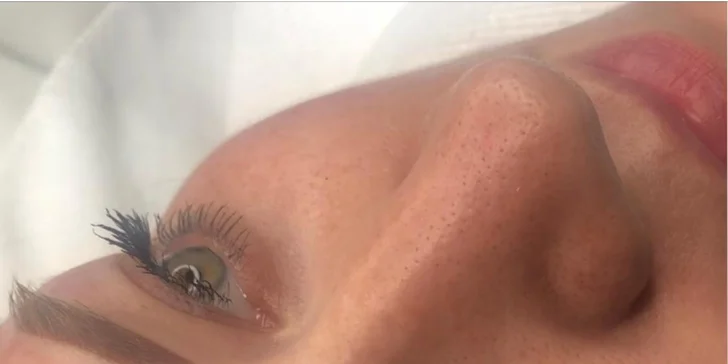 Udělejte něco jen pro sebe: permanentní make-up obočí a rtů