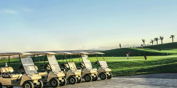 Za poplatek si můžete zajít na tenis, golf či jízdu na koni. 