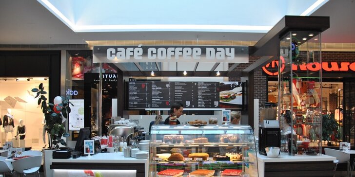 Cappuccina a domácí dortíky v Coffee Day Jindřišská a Černý Most