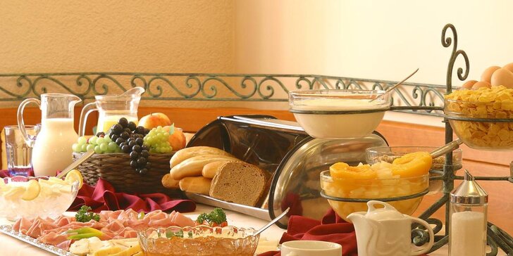 Dovolená v Plzni: ubytování se snídaní a slevou do restaurace pro 2 osoby