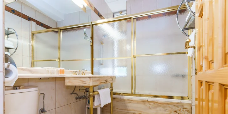 4* pobyt v centru Karlových Varů se snídaní i polopenzí, wellness, procedurami i vstupy