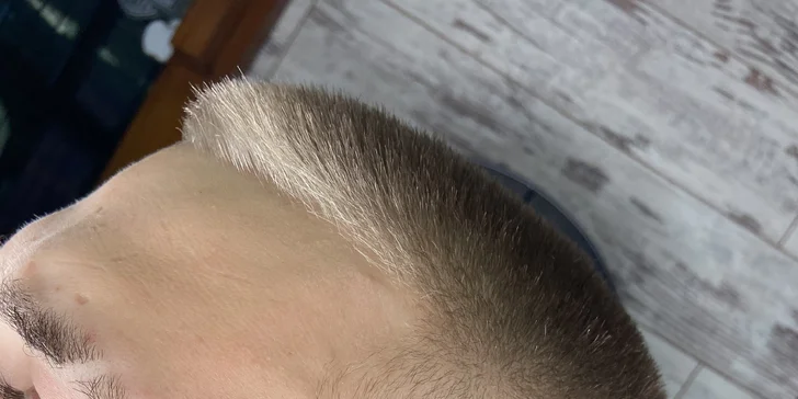 Pánský střih fade, vousy i kompletní barber péče s voskem, mytím, masáží hlavy a pleťovou maskou