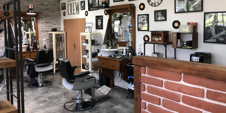 Pánský střih fade, vousy i kompletní barber péče s voskem, mytím, masáží hlavy a pleťovou maskou