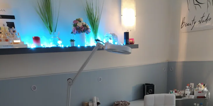 Kosmetické ošetření mastné a problematické pleti či lash lifting řas