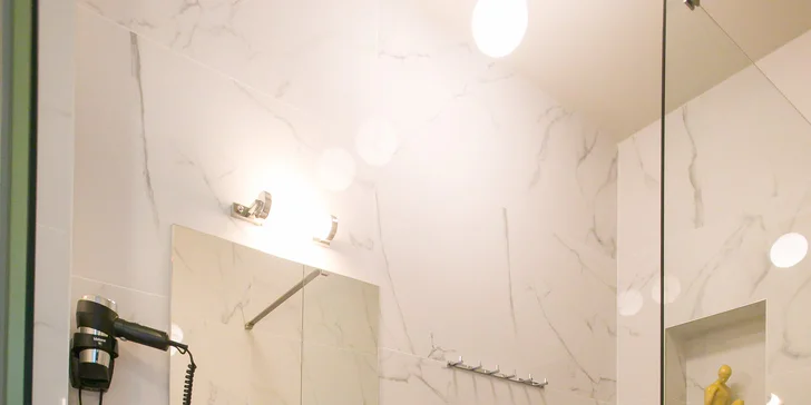 Unikátní ubytování se snídaní na východě Čech: zrenovovaný hotel, 6 designových pokojů, každý je originál
