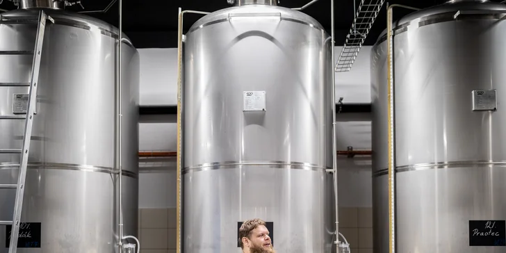 Prohlídka pivovaru Cobolis Ládví pro 2 osoby: ochutnávka piv, pivo domů i večeře v restauraci