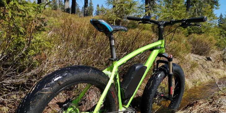 Poznejte Krkonoše z jiného úhlu: zapůjčení elektrické koloběžky nebo kola FATeBIKE