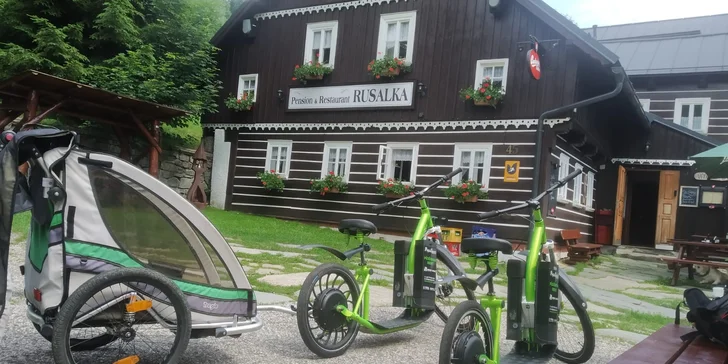 Poznejte Krkonoše z jiného úhlu: zapůjčení elektrické koloběžky nebo kola FATeBIKE