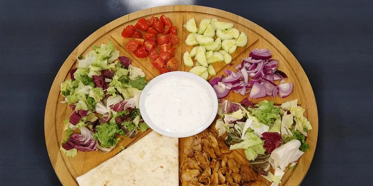 Kebab a nápoj dle výběru na odnos s sebou: grilované kuřecí, salát i tortilla