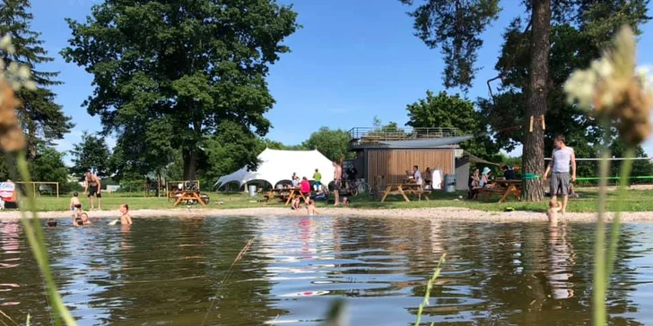 Pohodové odpoledne: posezení na louce s opékáním špekáčků a nápoji pro 1, 2 nebo 4 osoby