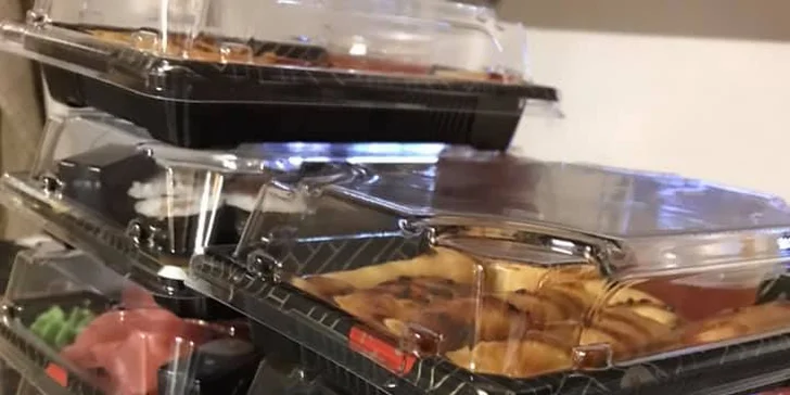 Sushi menu o 38 či 46 ks zarolovaných mňamkách v Táboře: tempura, maki i nigiri
