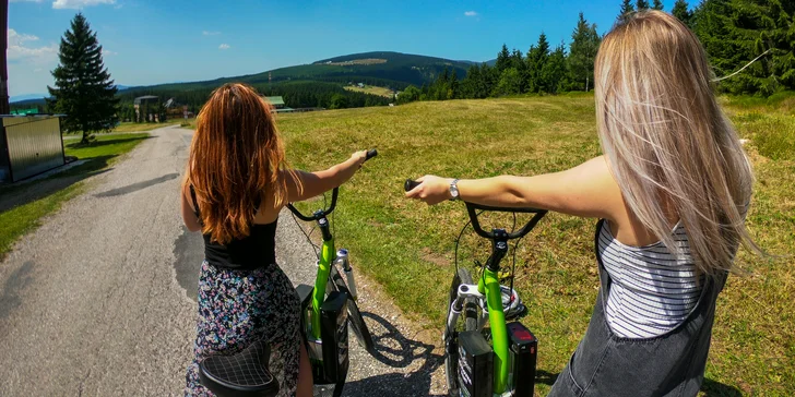 Poznejte Krkonoše z jiného úhlu: zapůjčení elektrické koloběžky nebo kola FATeBIKE