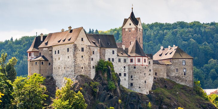 Pobyt u hradu Loket a Karlových Varů: útulný penzion s vynikajicí snídaní či polopenzí
