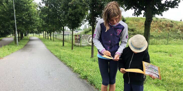 Rodinná outdoorová hra Dračí stezka: luštění a úkoly podél řeky Svratky