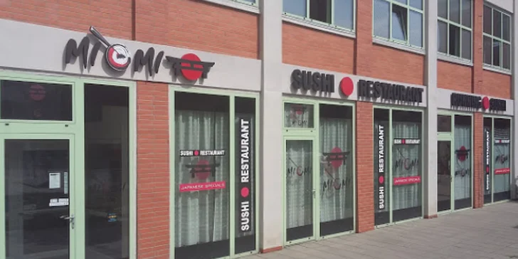 Pestré sety s 21–70 ks sushi: s lososem, krevetami i okurkou a avokádem