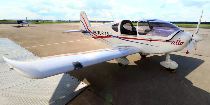 Pilotování na zkoušku: 15–60 min. v letounu Alto 912 TG s dohledem instruktora