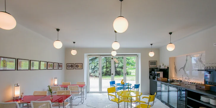 Unikátní ubytování se snídaní na východě Čech: zrenovovaný hotel, 6 designových pokojů, každý je originál