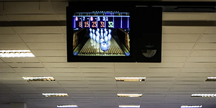 S partou za zábavou: 1 nebo 2 hodiny bowlingu až pro 6 hráčů