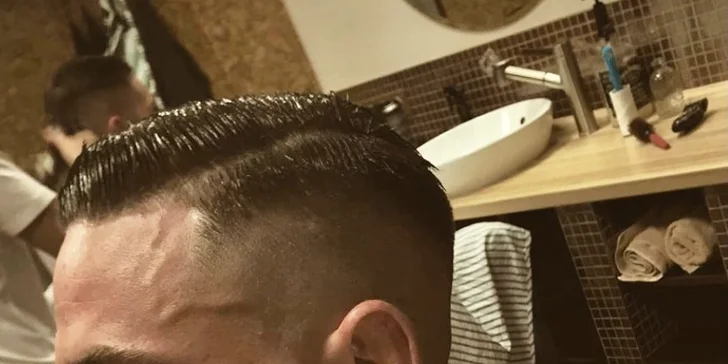Buďte za elegána: střih, holení či oboje v Royal cut barber v centru Prahy