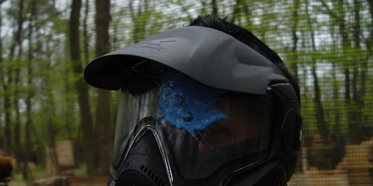 Vyladěný paintball v Brně: přestřelka až pro 10 osob, pro každého zbraň, kuličky, maska i kombinéza