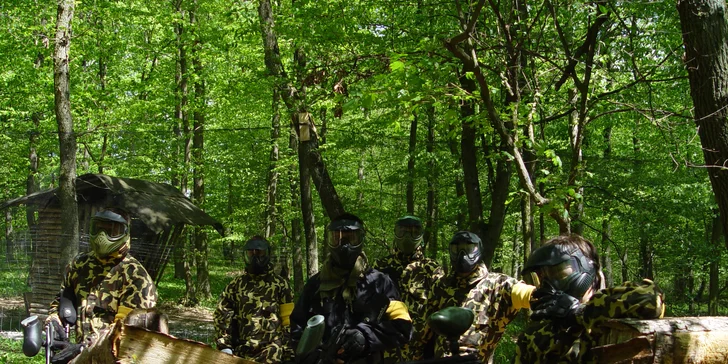 Vyladěný paintball v Brně: přestřelka až pro 10 osob, pro každého zbraň, kuličky, maska i kombinéza