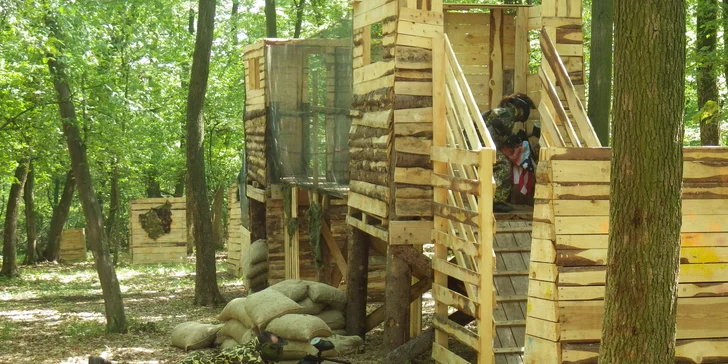 Vyladěný paintball v Brně: přestřelka až pro 10 osob, pro každého zbraň, kuličky, maska i kombinéza