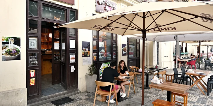 Osvěžující bubble tea dle výběru přímo na Újezdě: ovocný, mléčný i kombinace