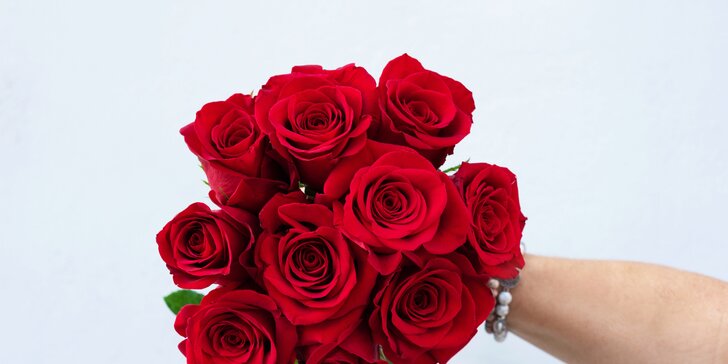 Kytice až 30 rudých růží, možno i s věnováním a rozvozem