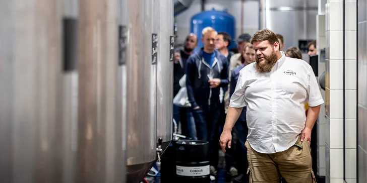 Prohlídka pivovaru Cobolis Ládví pro 2 osoby: ochutnávka piv, pivo domů i večeře v restauraci