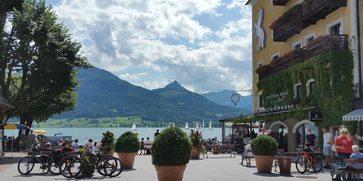 Cyklovýlet krajem blankytně modrých alpských jezer: v sedle kolem Wolfgangsee, Mondsee a Attersee