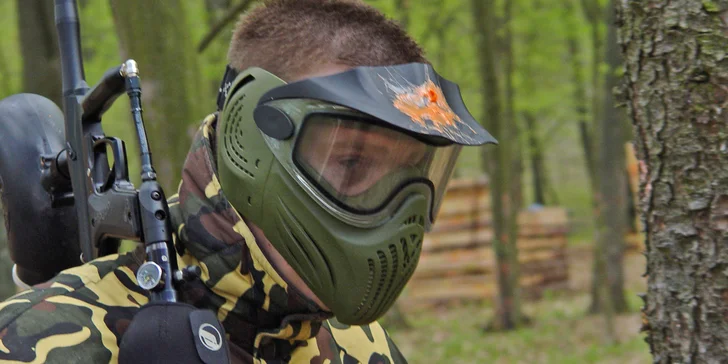 Vyladěný paintball v Brně: přestřelka až pro 10 osob, pro každého zbraň, kuličky, maska i kombinéza