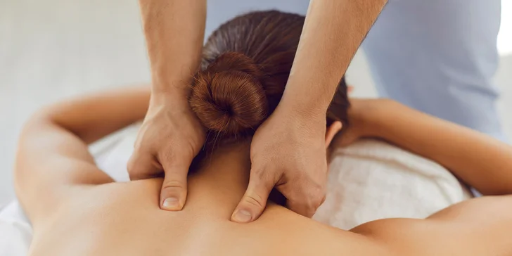 Půl hodiny relaxu a uvolnění: antistresová masáž šíje, hlavy, krku, uší a dekoltu