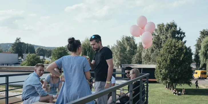 Pohodové odpoledne: posezení na louce s opékáním špekáčků a nápoji pro 1, 2 nebo 4 osoby